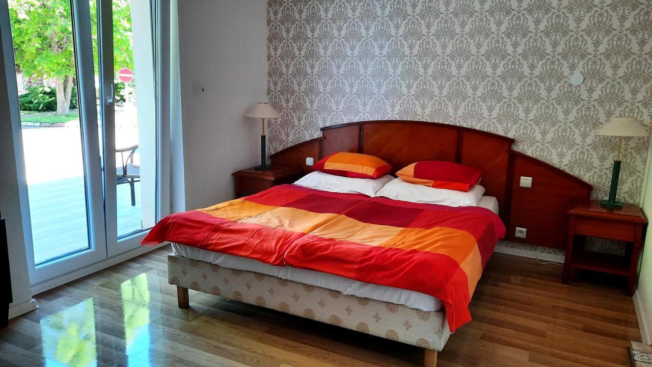 Central Room Balatonszarszo Bagian luar foto