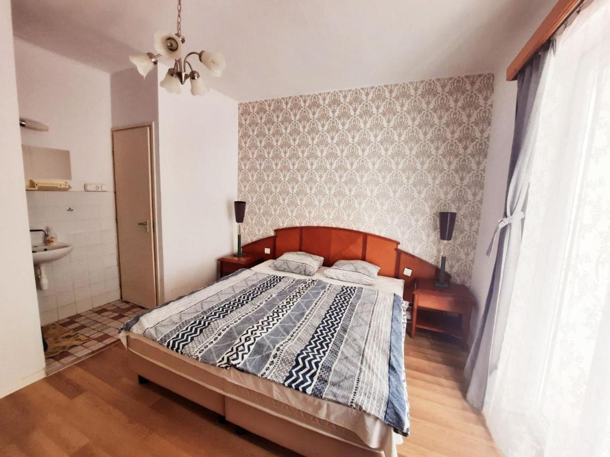 Central Room Balatonszarszo Bagian luar foto
